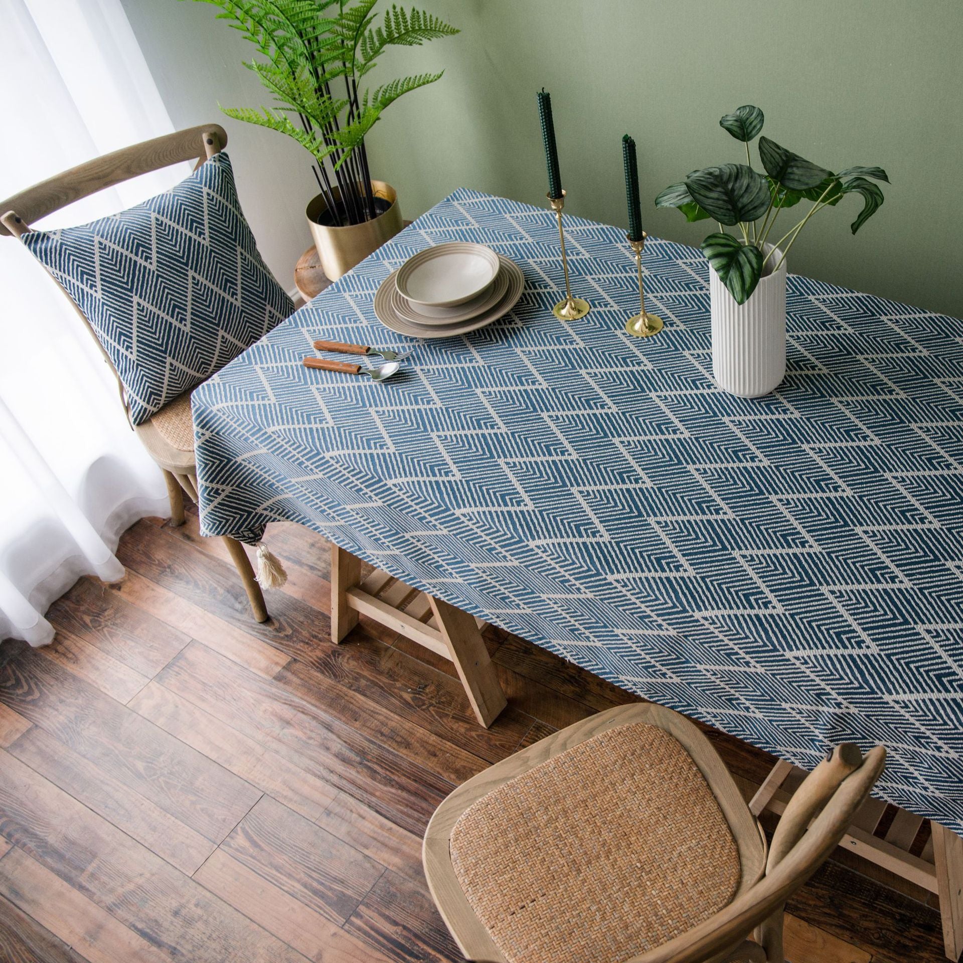 Wave Triangle Tablecloth